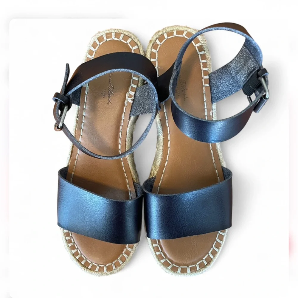 Universal Thread Black Espadrille Sandals‎